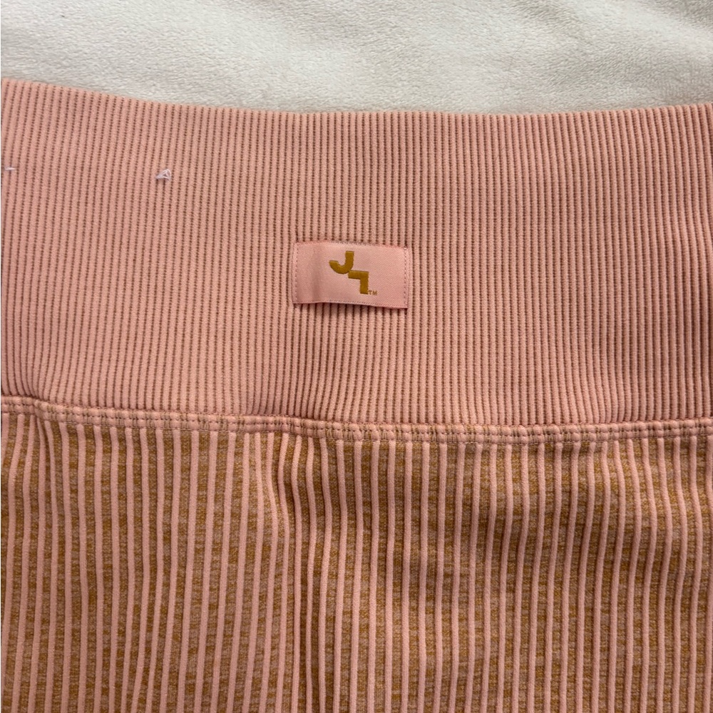 NWOT Women's Ribbed High-Waist Shorts - Picture 5 of 6